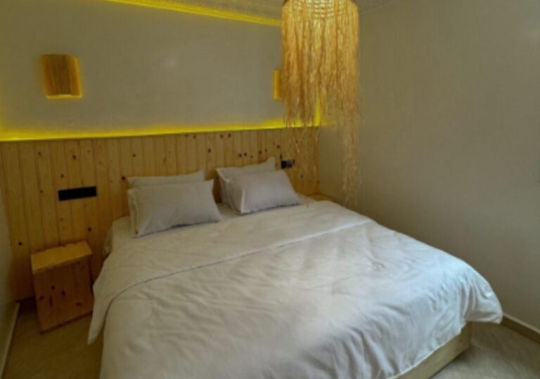 – Good Wi-Fi – Coworking Space – Rooftop with Sea View – Fresh & Local Breakfast – Surf – Yoga (1280 x 900 px) (10)