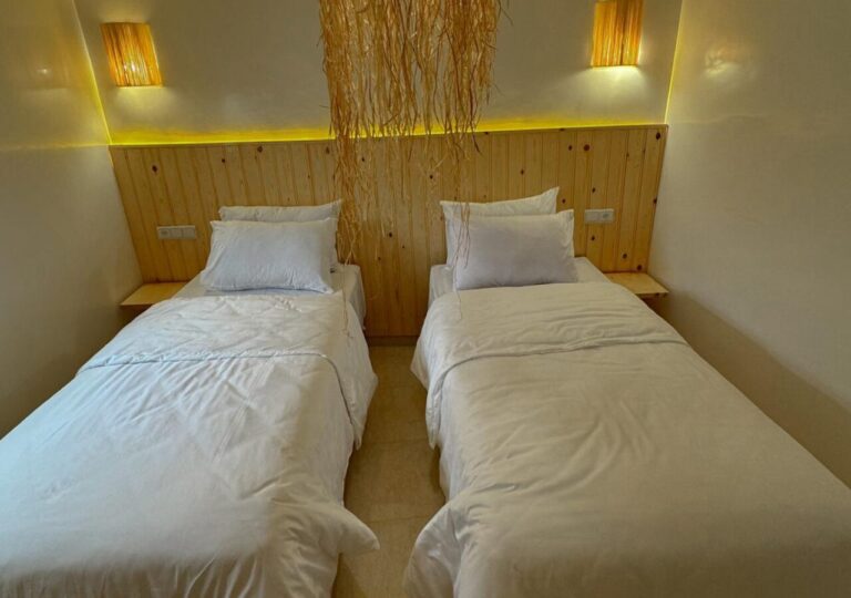 – Good Wi-Fi – Coworking Space – Rooftop with Sea View – Fresh & Local Breakfast – Surf – Yoga (1280 x 900 px) (5)