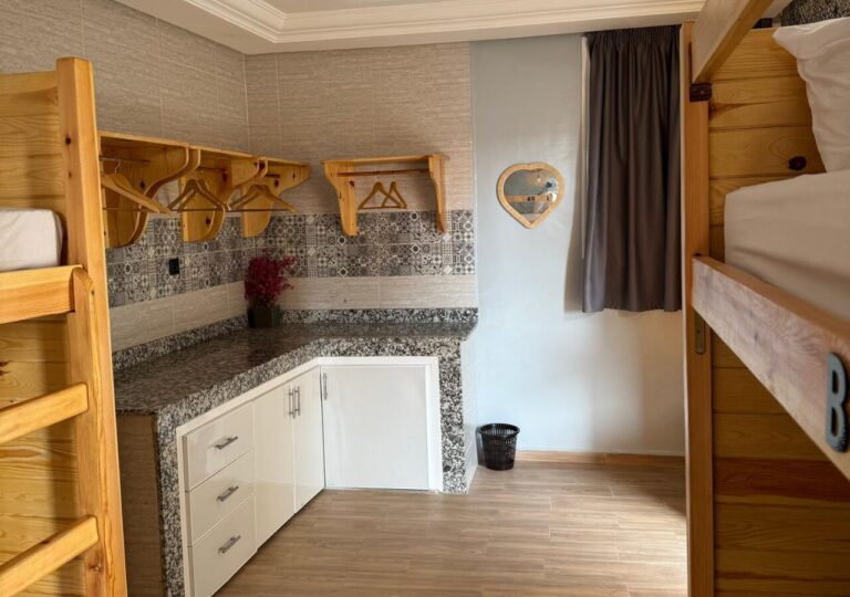 – Good Wi-Fi – Coworking Space – Rooftop with Sea View – Fresh & Local Breakfast – Surf – Yoga (1280 x 900 px) (6)